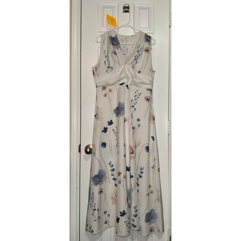 Women's Unbranded White Blue Floral Sleeveless Midi Dress Size L​
